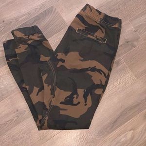 BRAND NEW Camouflage army pants